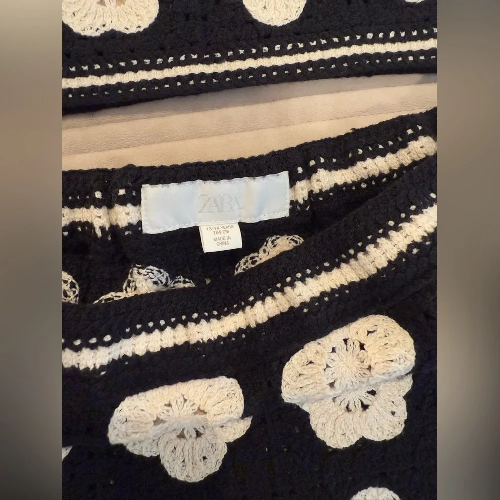 ZARA.Black and White Floral Knit Set